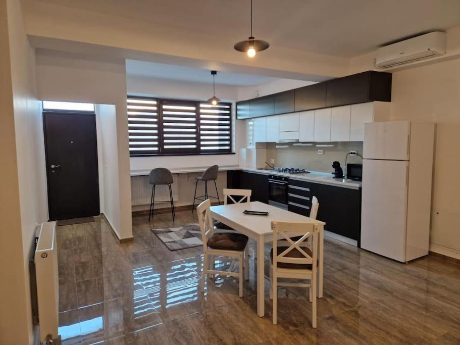 Danube Double Appartement Brăila Buitenkant foto